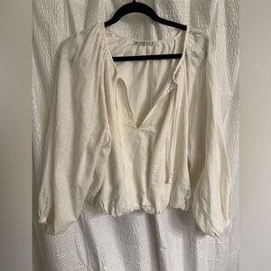 🦋(4/$40)A&F XXL off white cropped peasant top